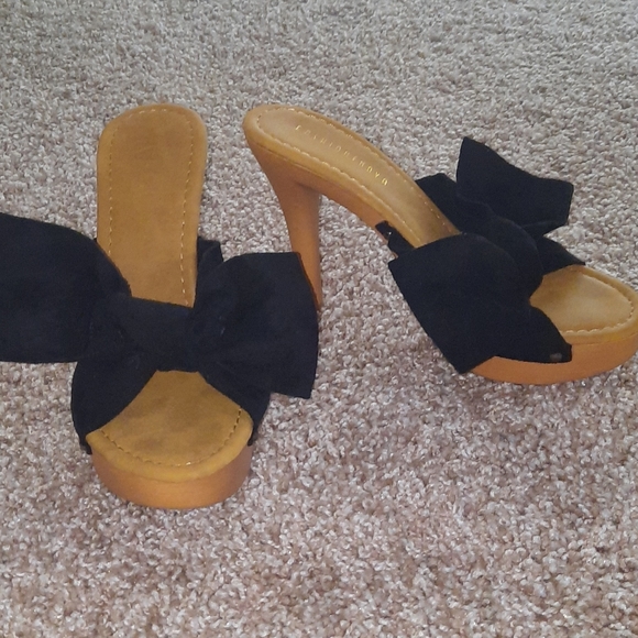 Slide on Fashionova Heels - Picture 2 of 5